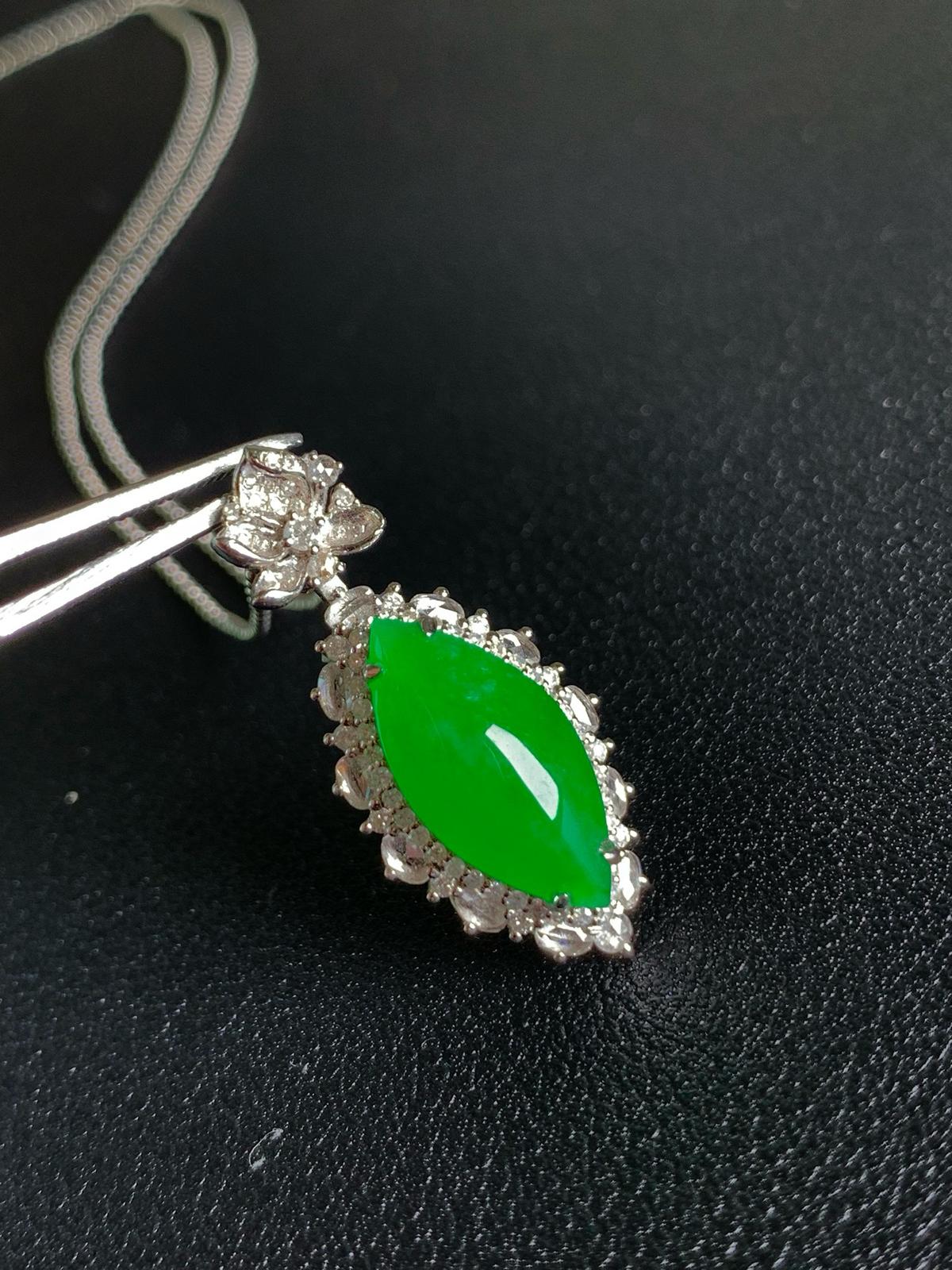 滿綠馬眼翡翠吊墜