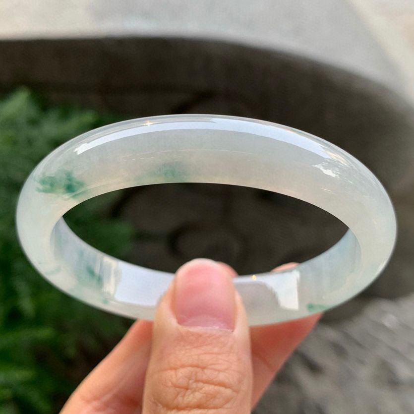 清透飄花貴妃鐲