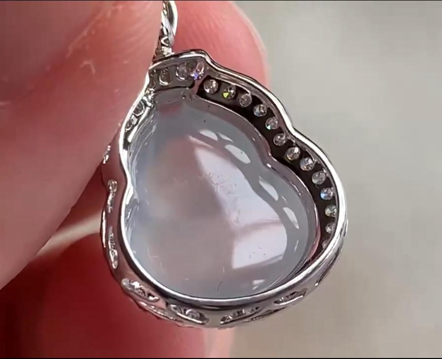 冰潤葫蘆翡翠吊墜