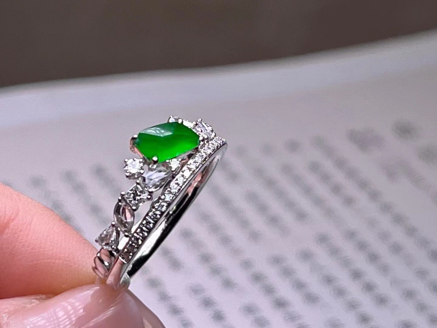 綠翡加冕皇冠戒指