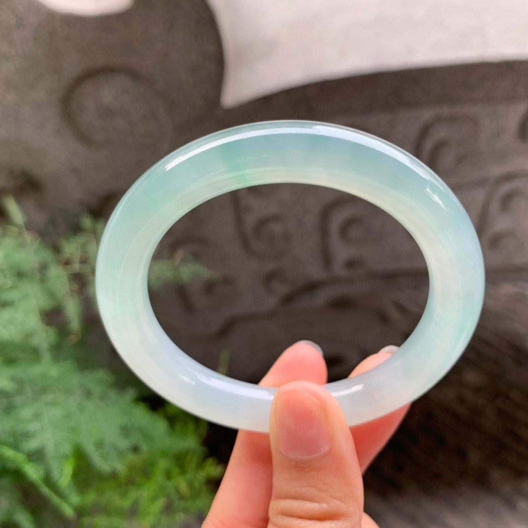 冰種晴綠底翡翠福鐲