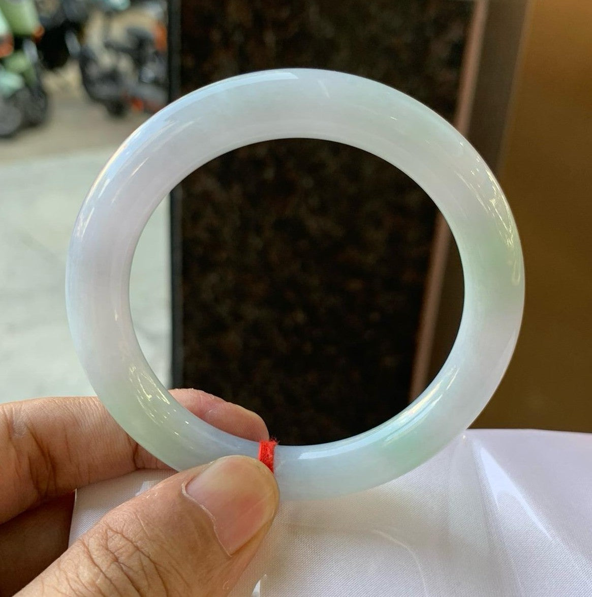 牛奶底飄綠福鐲