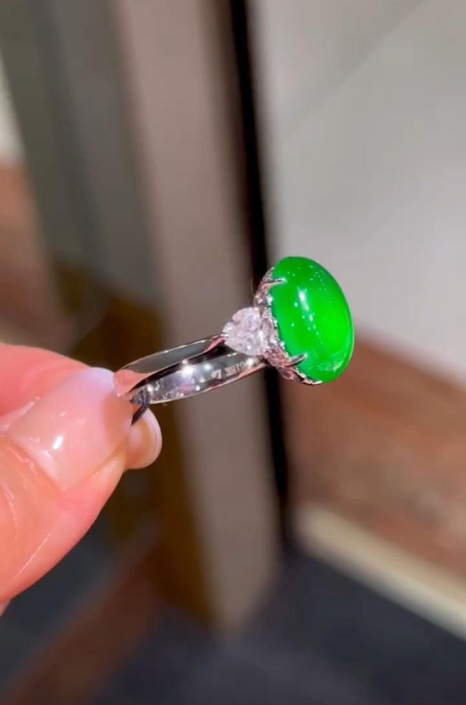 木那甜陽綠蛋面戒