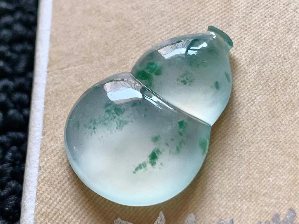 冰飄綠花葫蘆翡翠| Rare Jadeite 藏玉軒