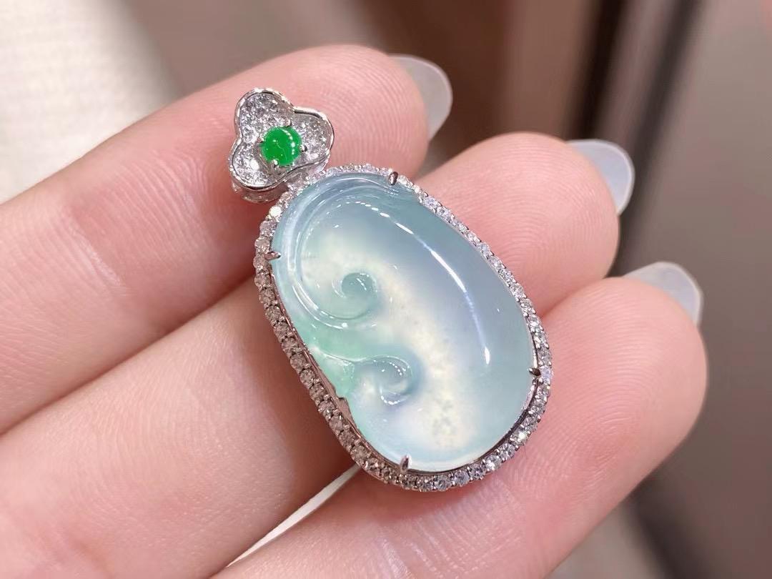 翡翠「瓜」「こう龍」「如意」 翡翠「瓜」「こう龍」「如意」