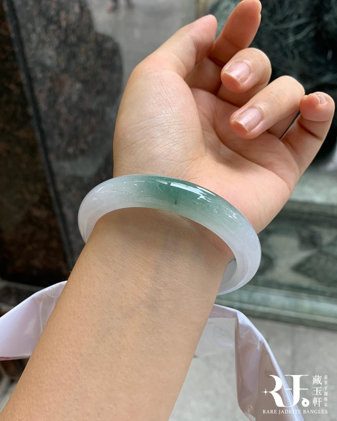 糯冰白底青平安鐲