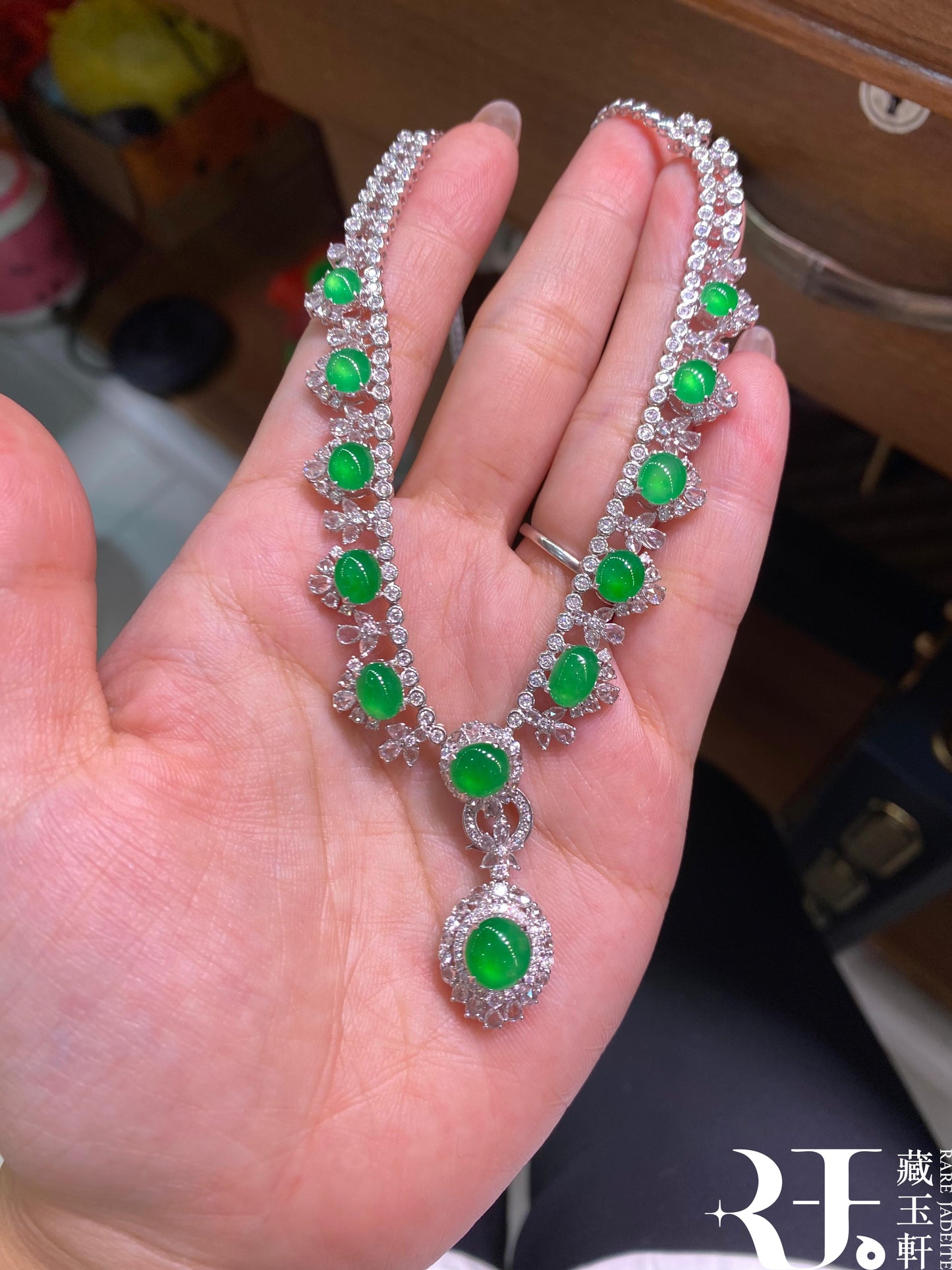 奢華陽綠鴿子蛋三用款