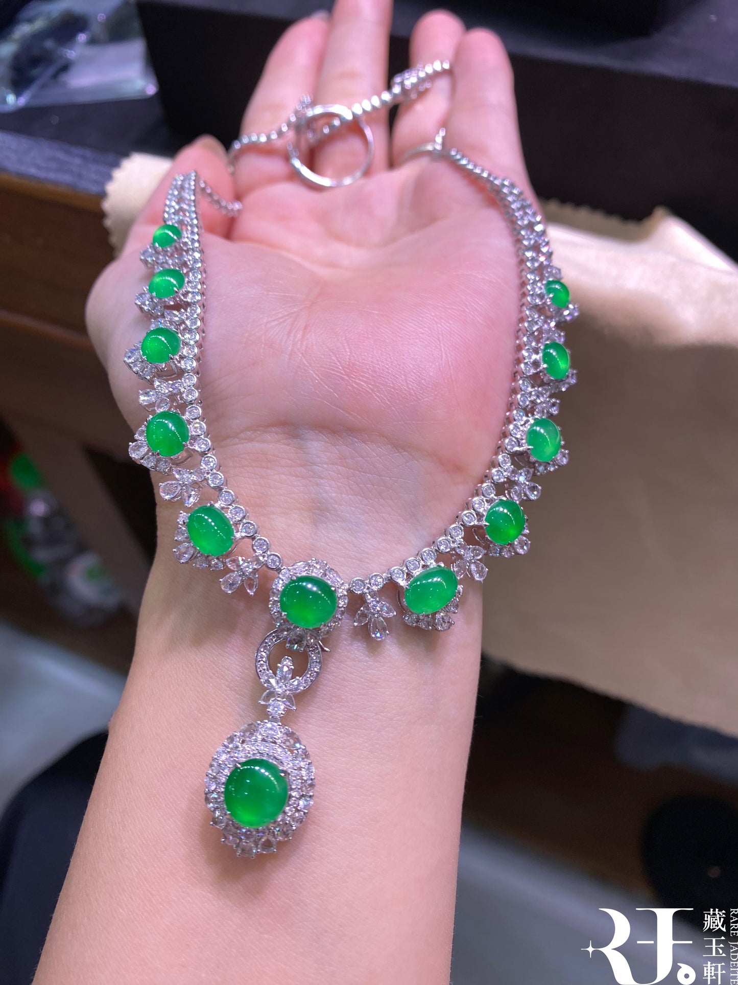 奢華陽綠鴿子蛋三用款