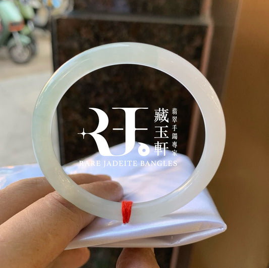 冰晴底翡翠福鐲