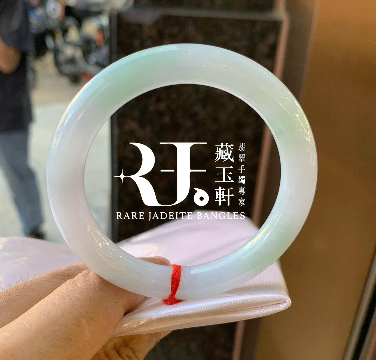牛奶底飄綠福鐲