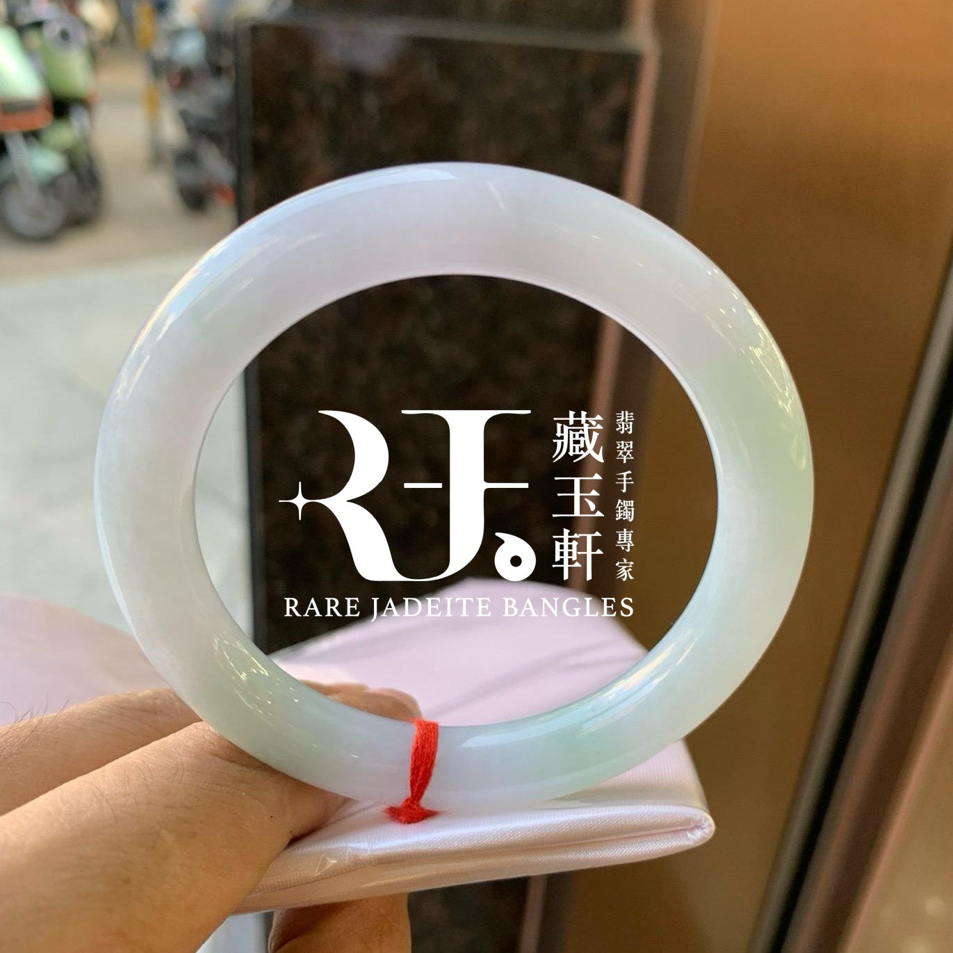 牛奶底飄綠福鐲