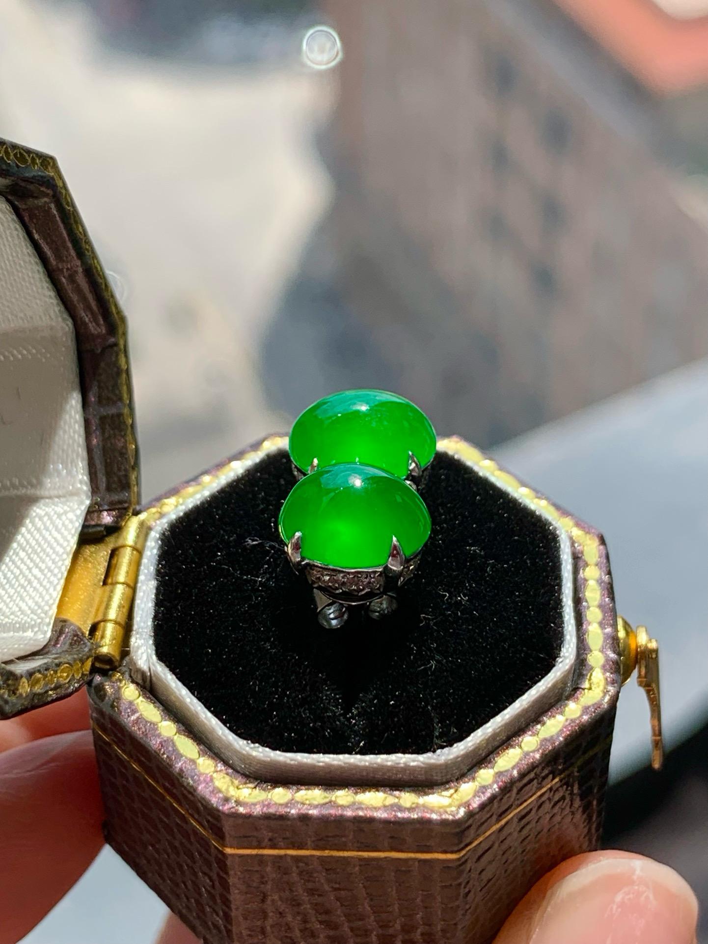 簡鑲綠蛋翡翠耳釘