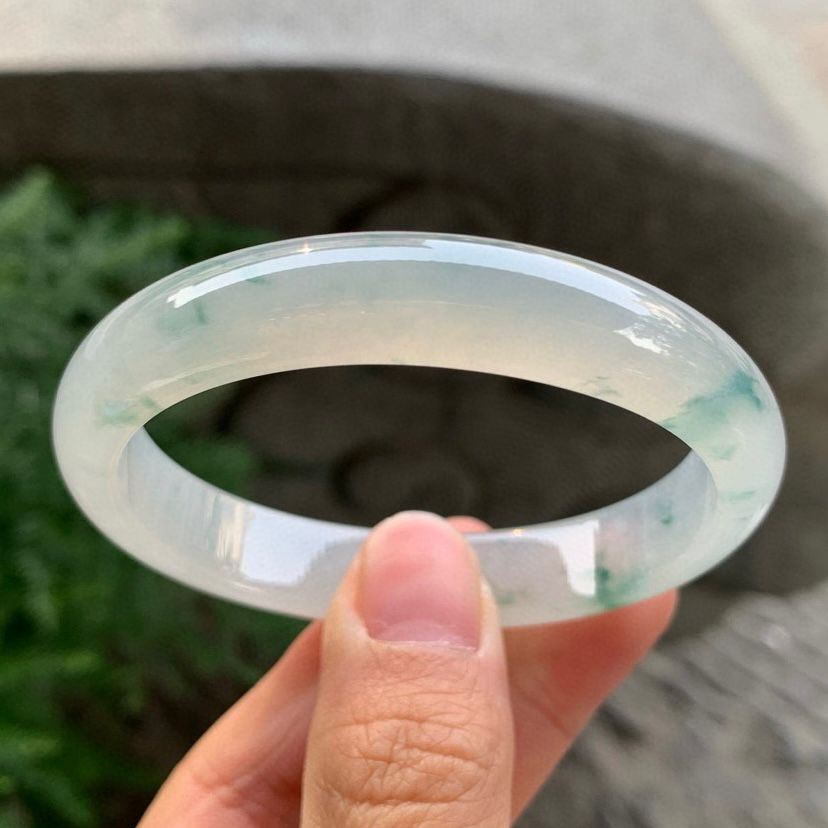 清透飄花貴妃鐲