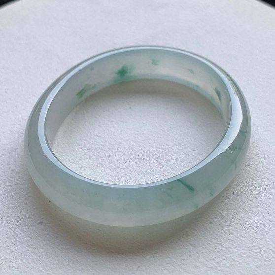 清透飄花貴妃鐲