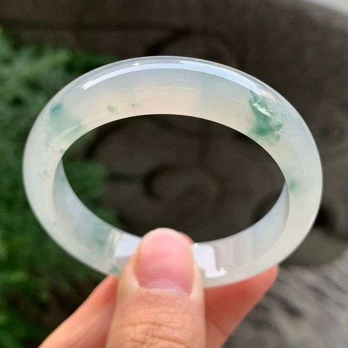 清透飄花貴妃鐲