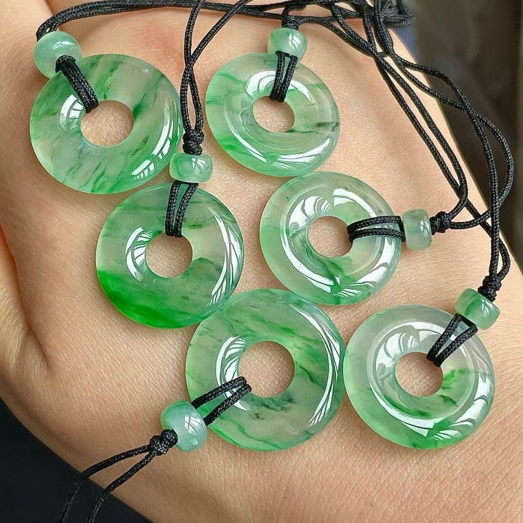 辣綠飄花平安扣