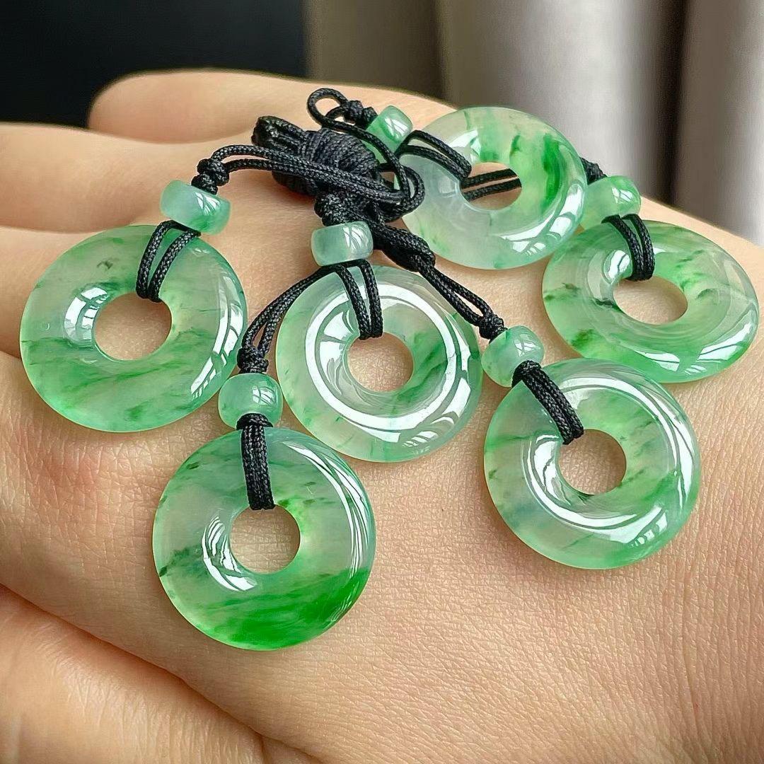 辣綠飄花平安扣