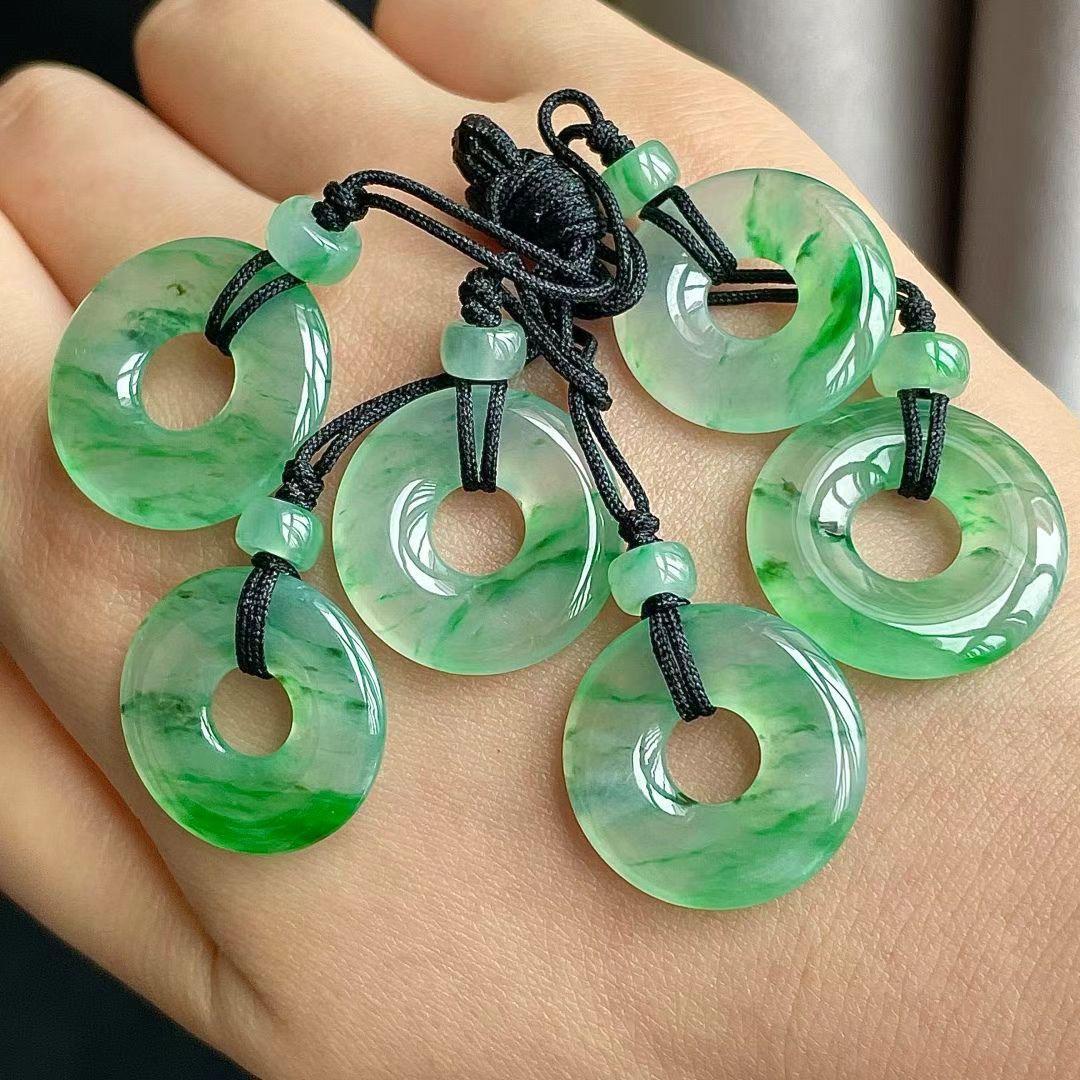 辣綠飄花平安扣