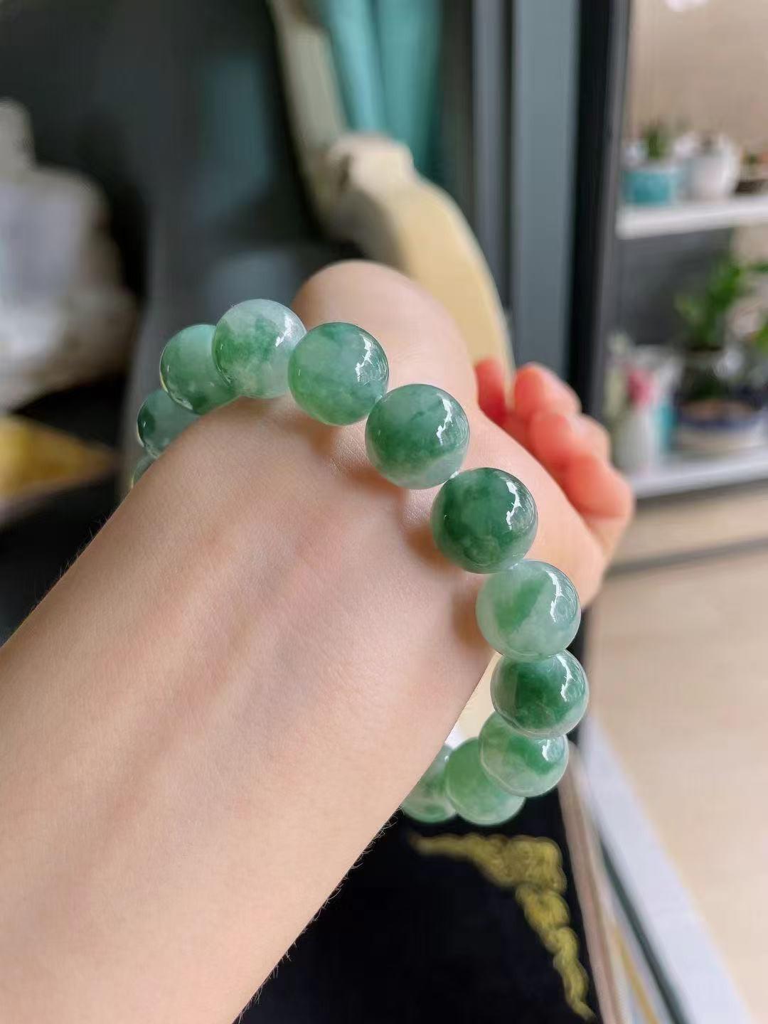 冰飄花翡翠手串