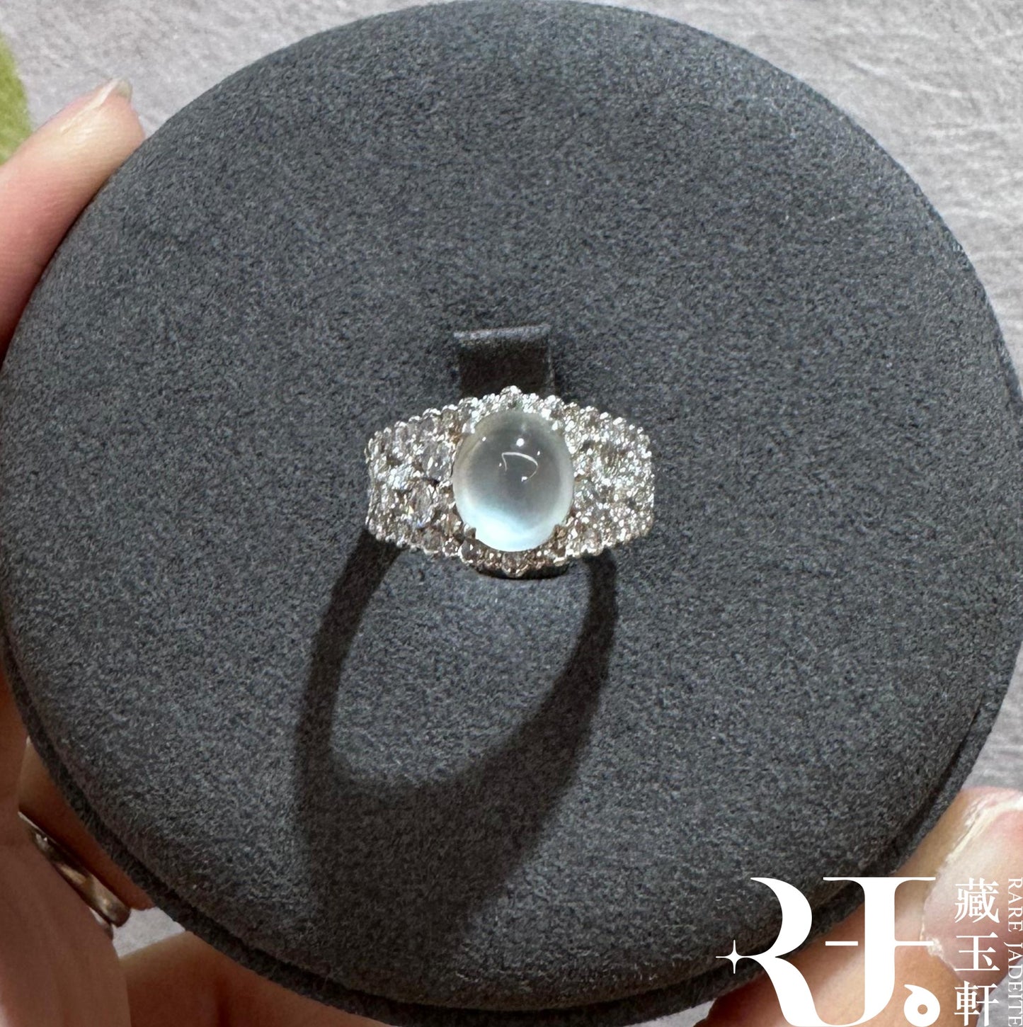 蕾絲蛋面翡翠戒指