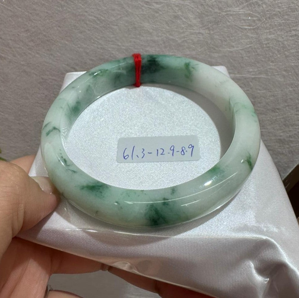 白底飄綠花手鐲61.3