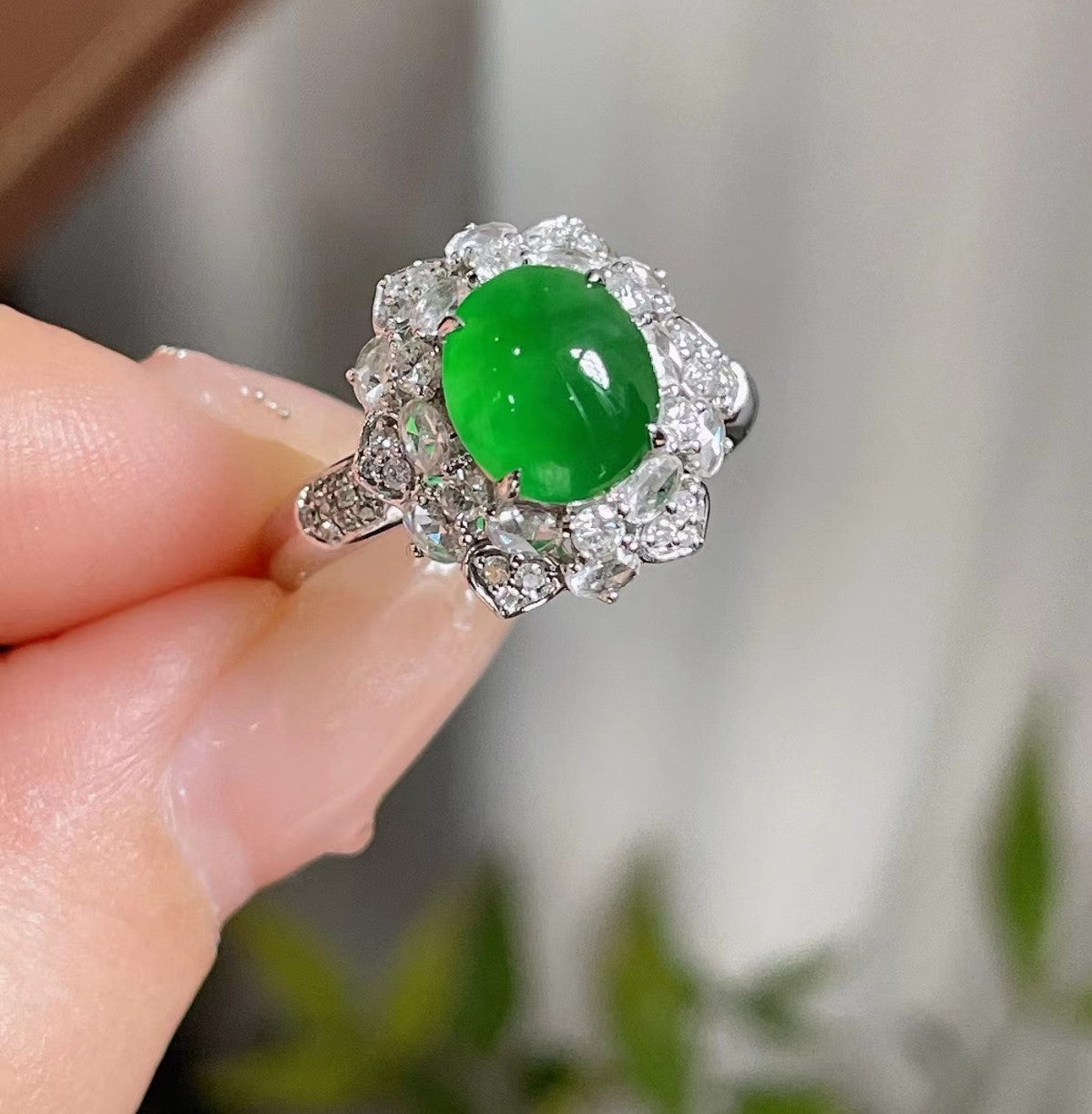 輕奢花漾蛋面戒指