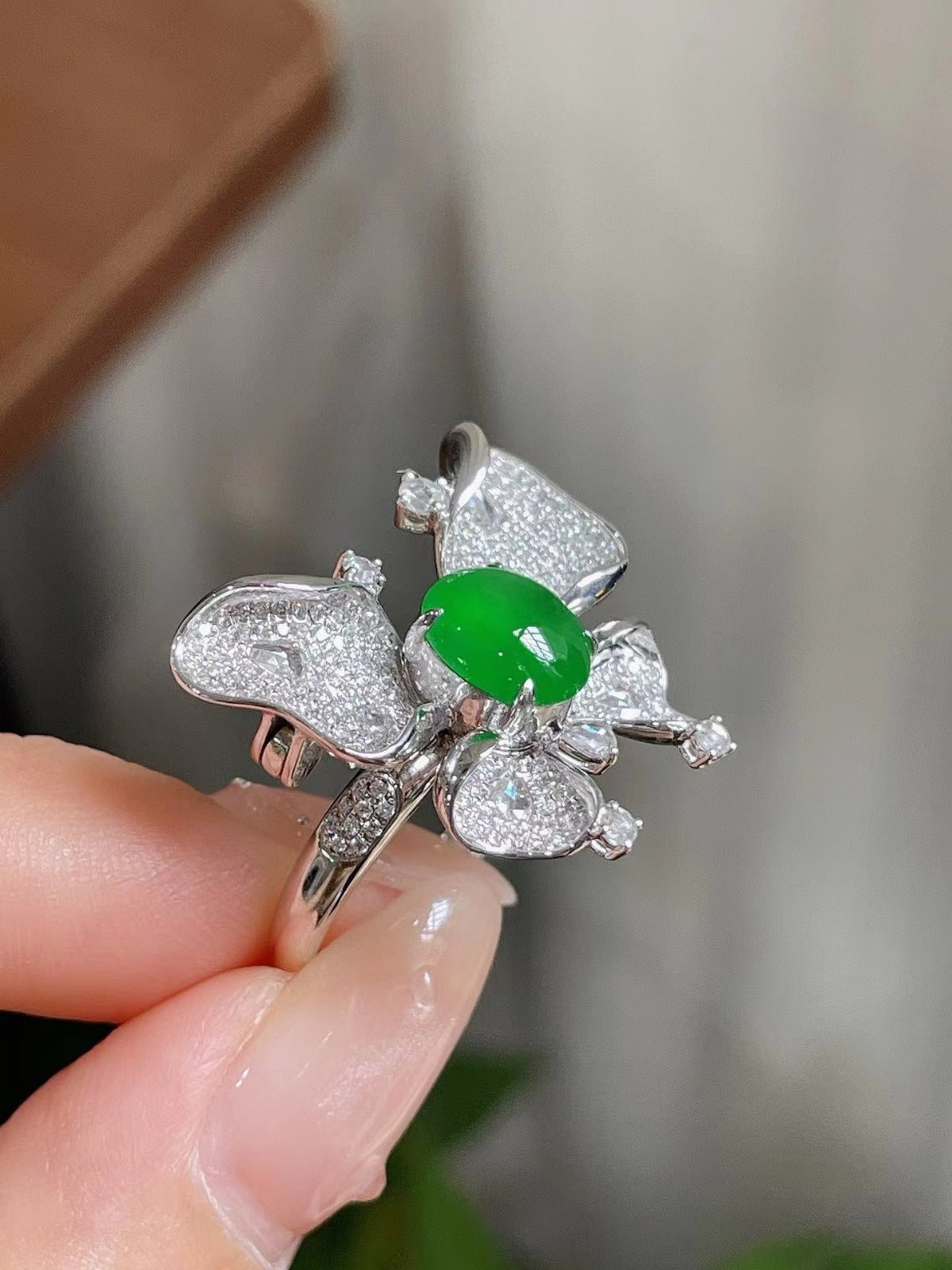 輕奢福蝶翡翠戒指