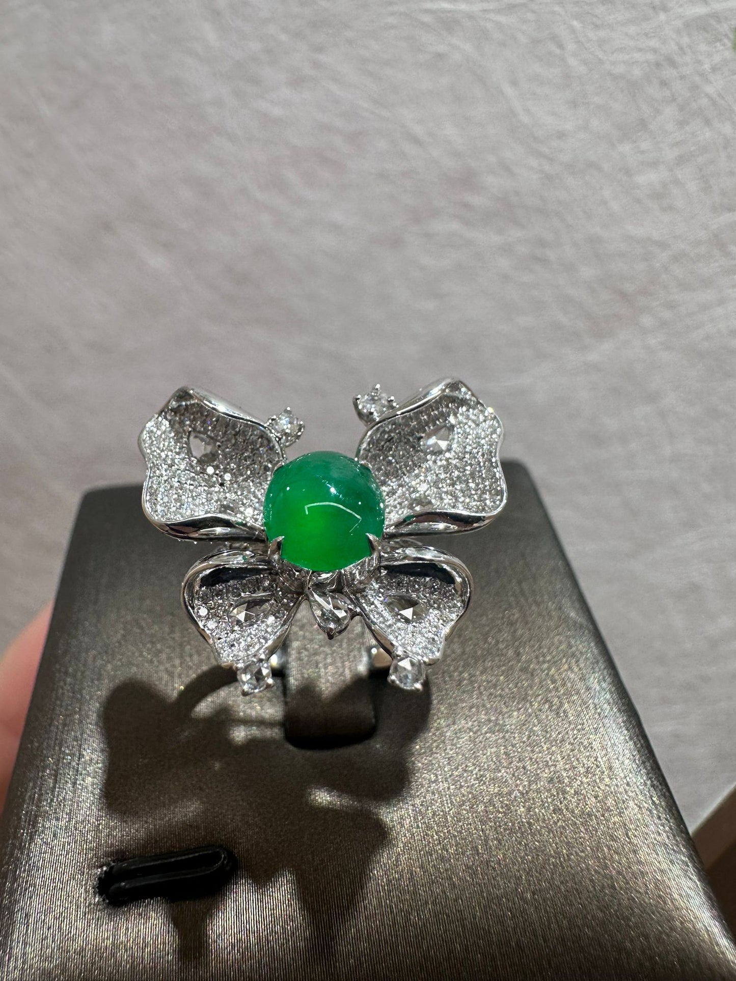 輕奢福蝶翡翠戒指