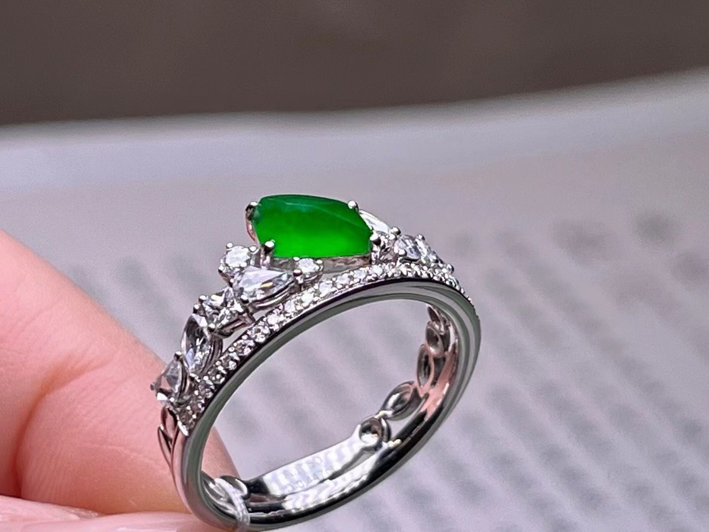 綠翡加冕皇冠戒指