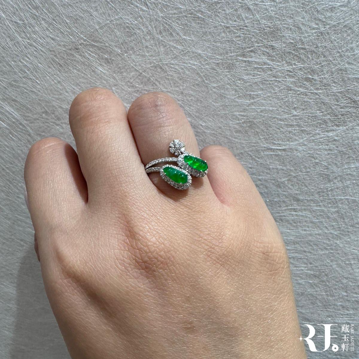 精美陽綠雙福豆戒指