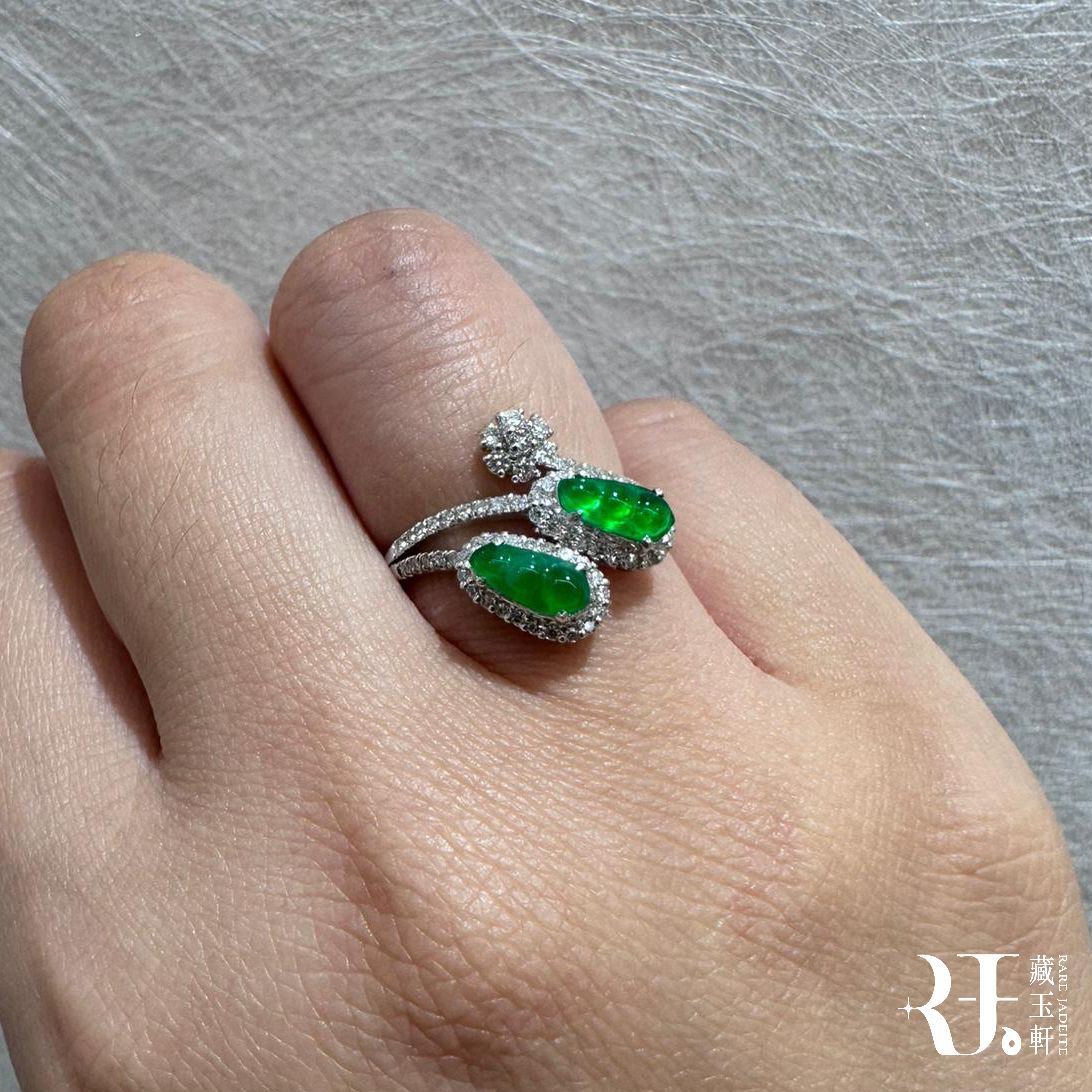 精美陽綠雙福豆戒指