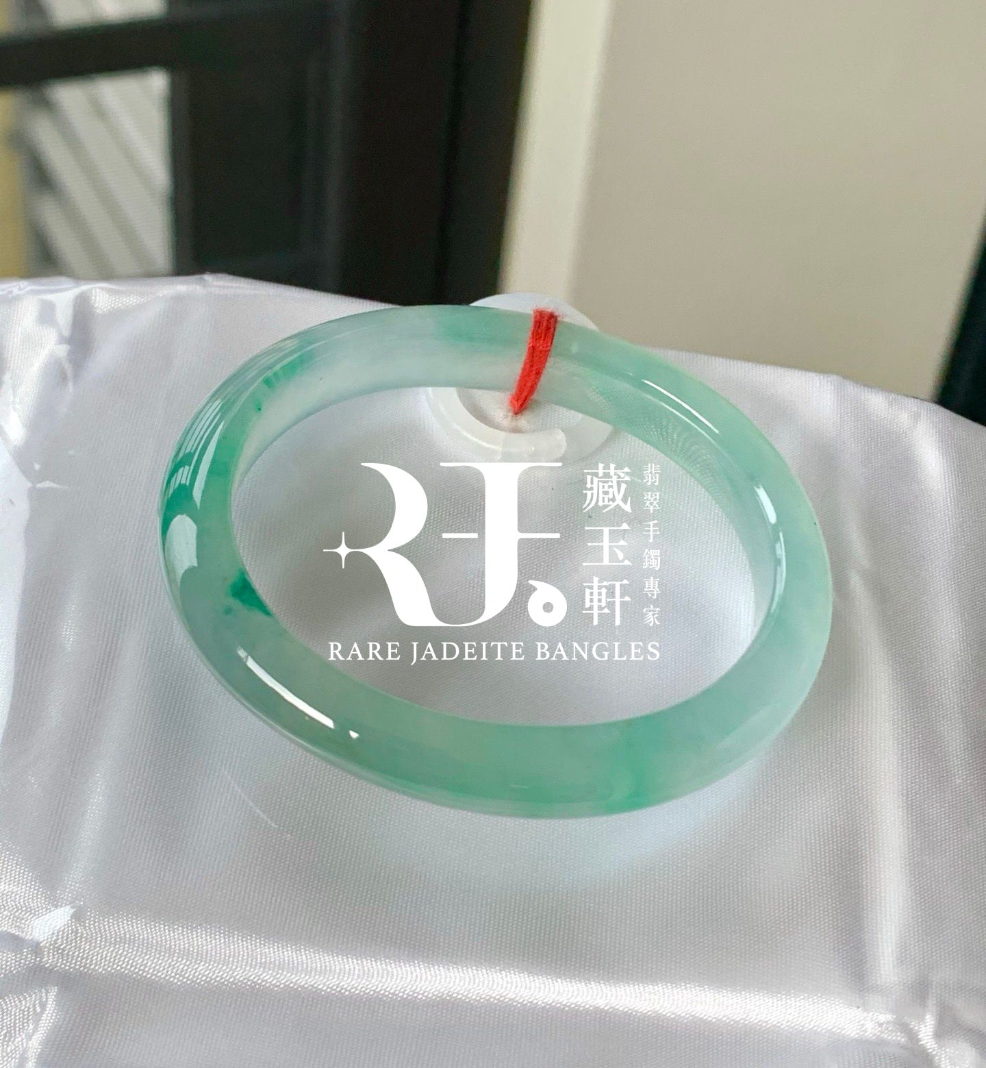 冰盈翠綠貴妃鐲