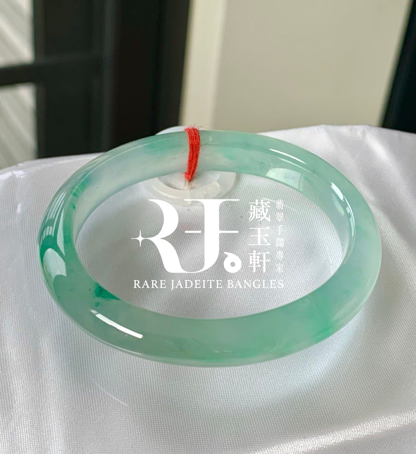 冰盈翠綠貴妃鐲