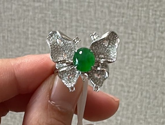 輕奢福蝶翡翠戒指