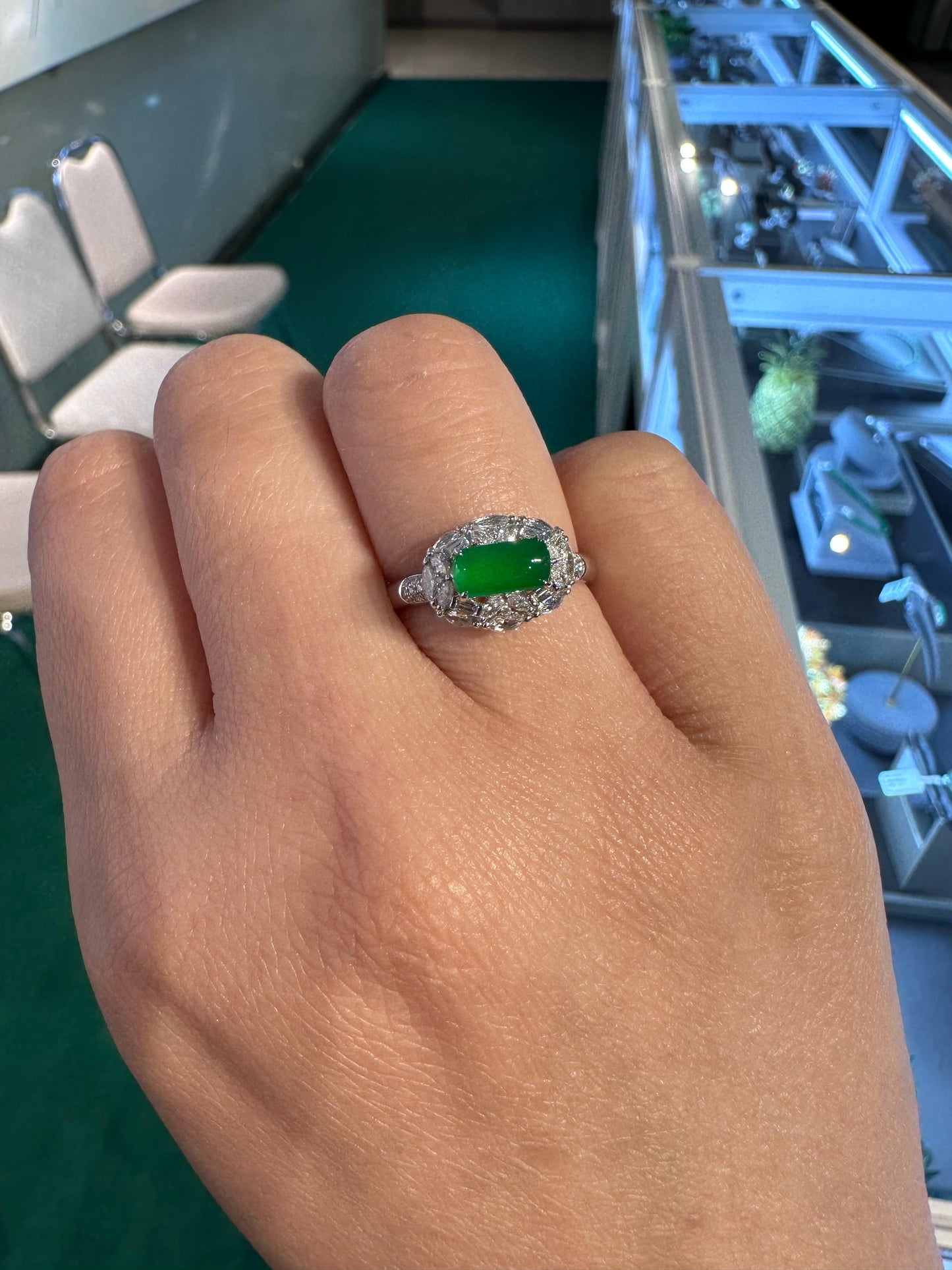 輕奢陽綠馬鞍戒指