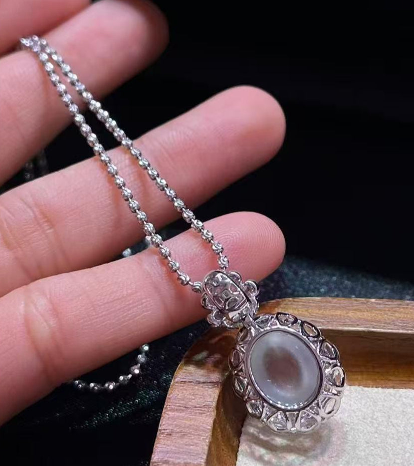 冰玻鴿子蛋吊墜