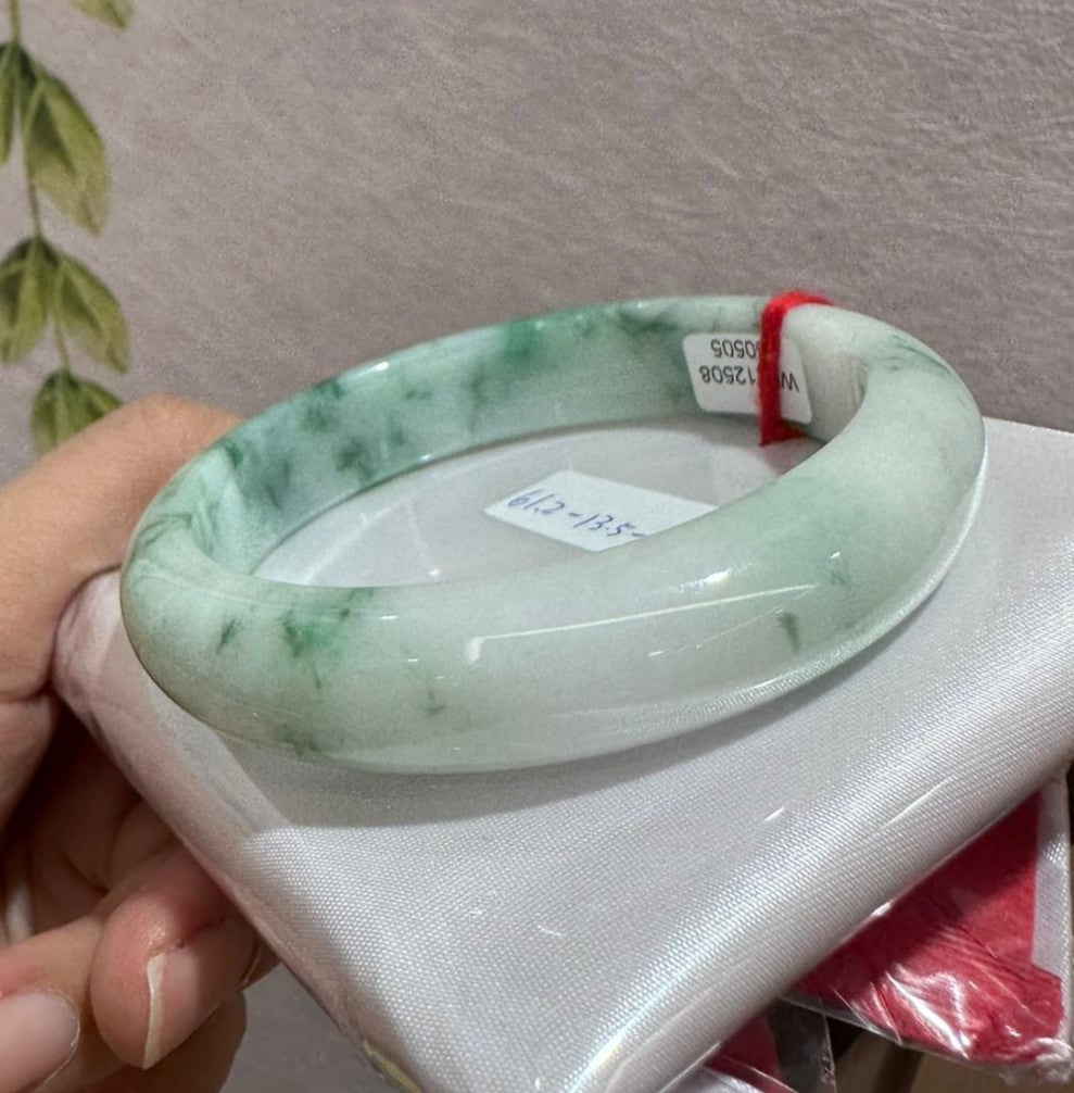 白底飄綠花手鐲61.2-4