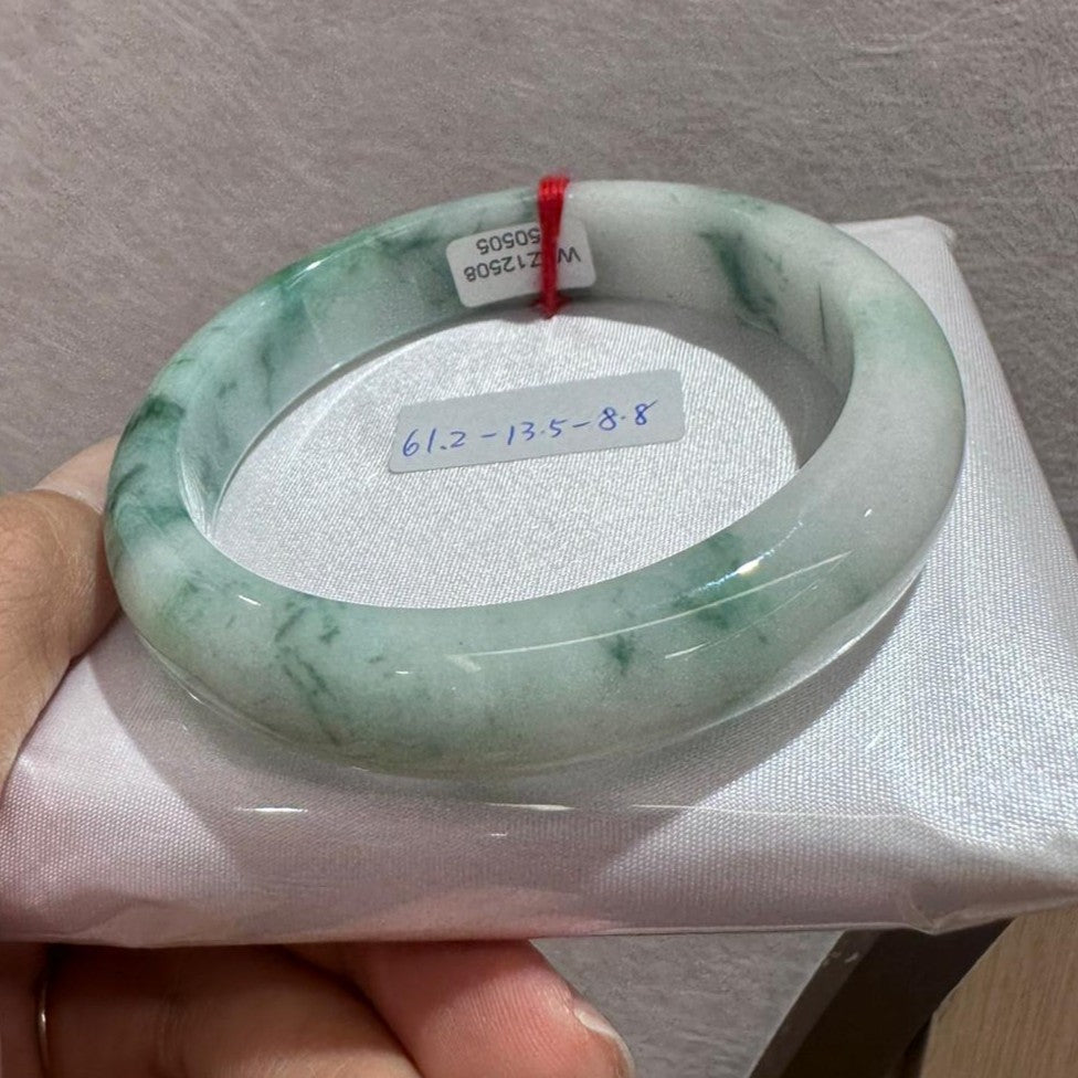 白底飄綠花手鐲61.2-4