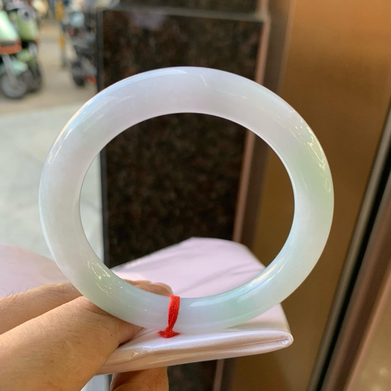 牛奶底飄綠福鐲